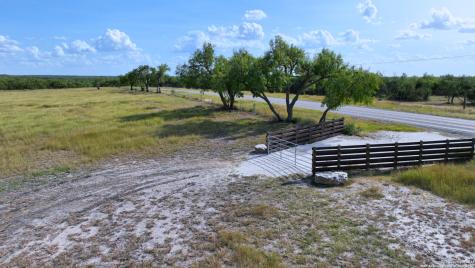32 Ac Fm 791 Falls City TX 78113