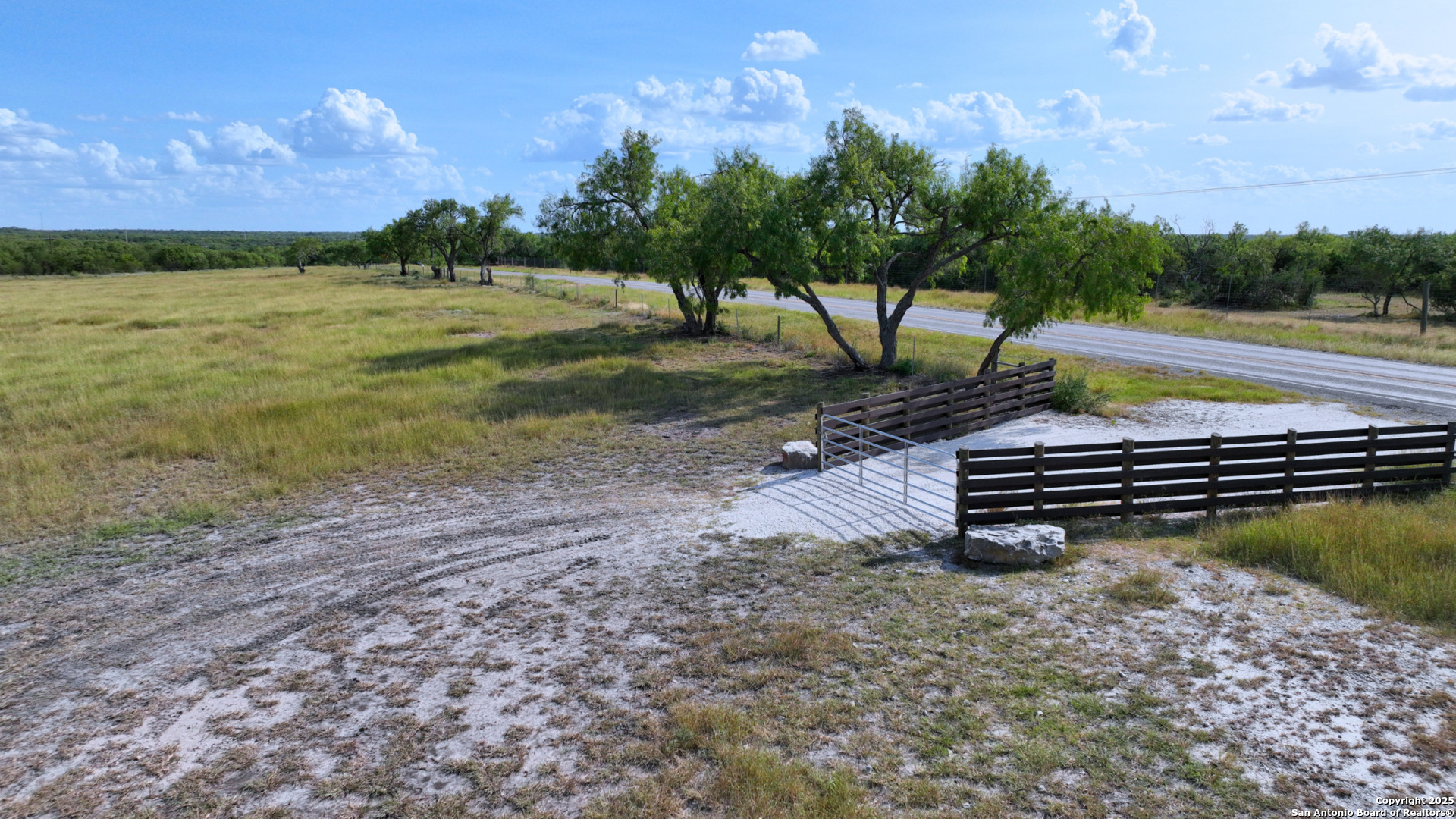 32 Ac Fm 791 Falls City TX 78113