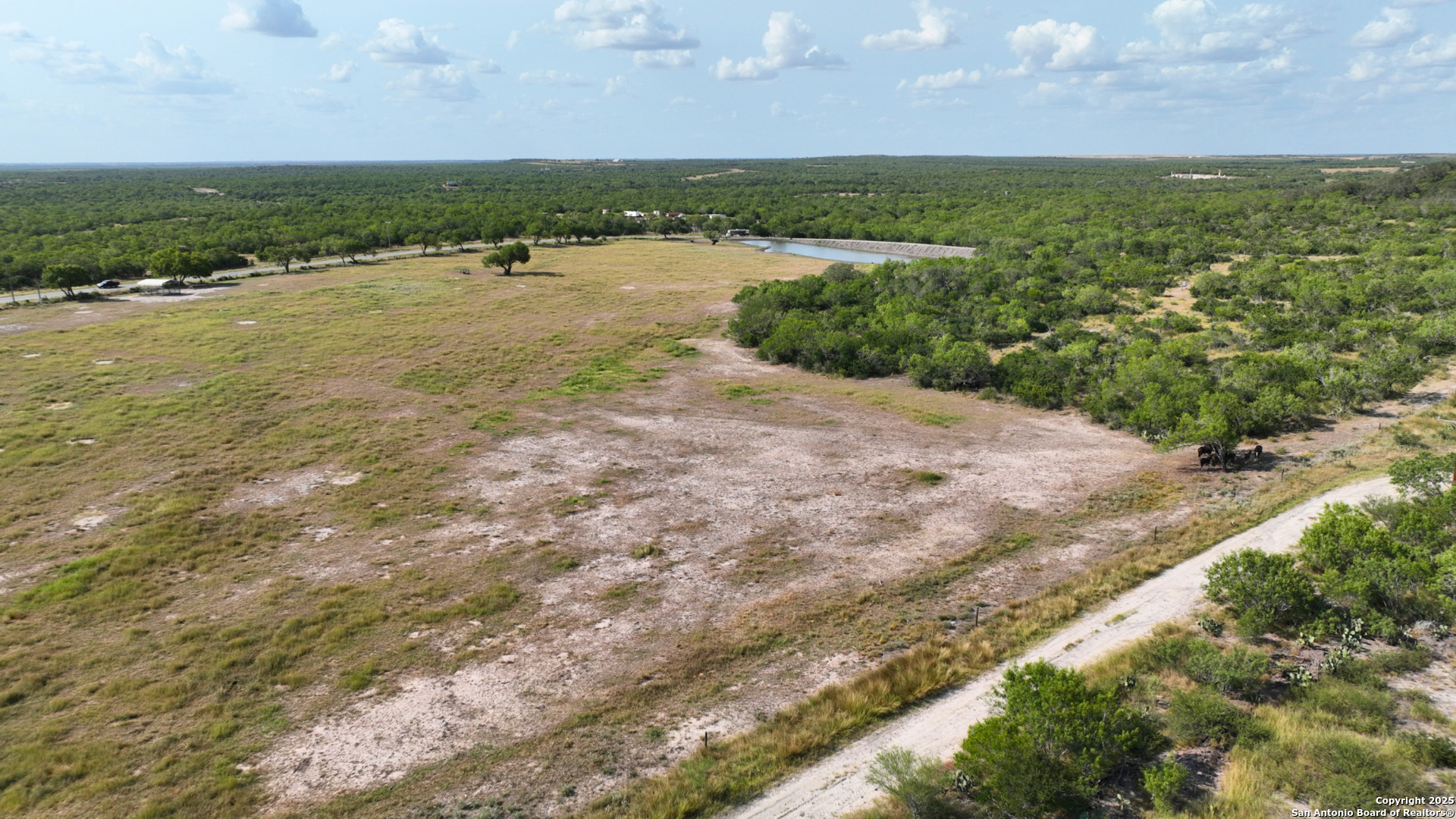 32 Ac Fm 791 Falls City TX 78113