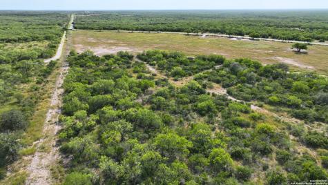 32 Ac Fm 791 Falls City TX 78113