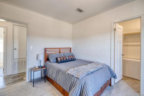 3049 N Little Creek Road Utopia TX 78884