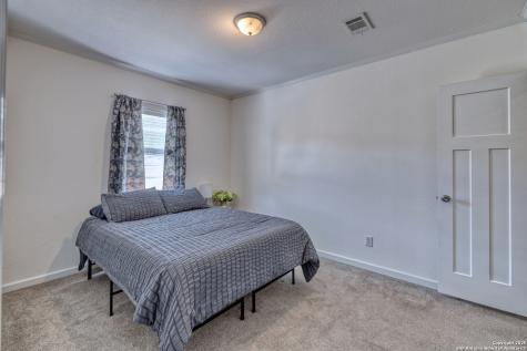 3049 N Little Creek Road Utopia TX 78884