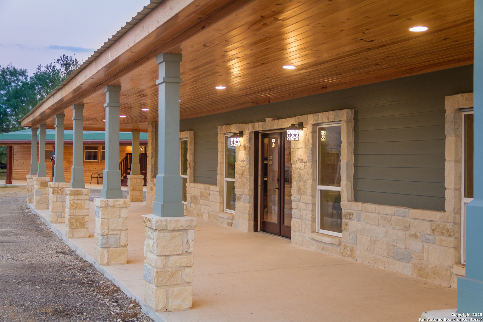 20250 Interstate 35 S Lytle TX 78052