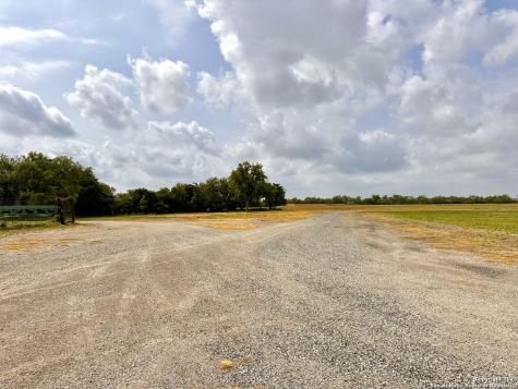 20250 Interstate 35 S Lytle TX 78052