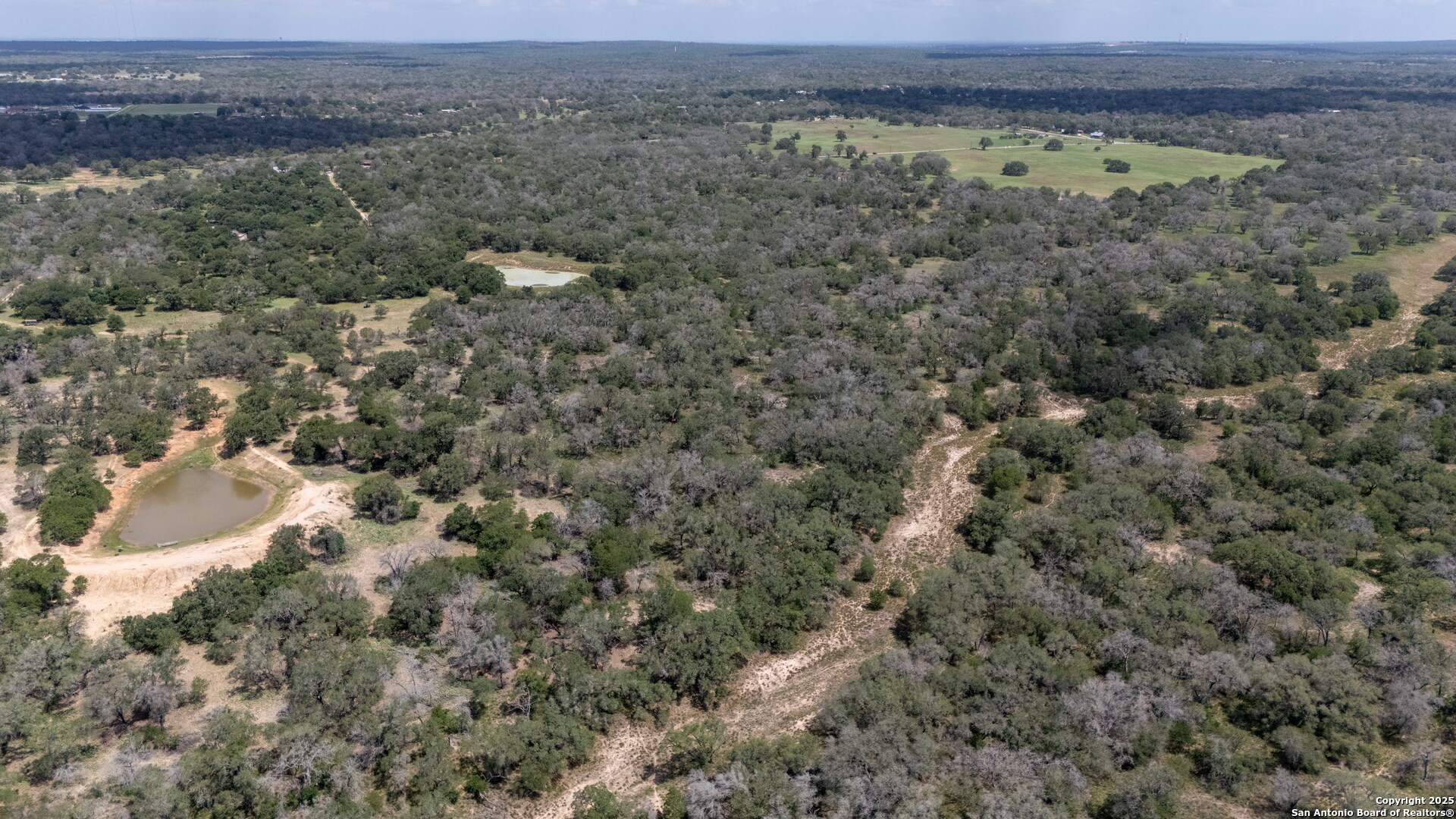 2404 County Road 320 Floresville TX 78114