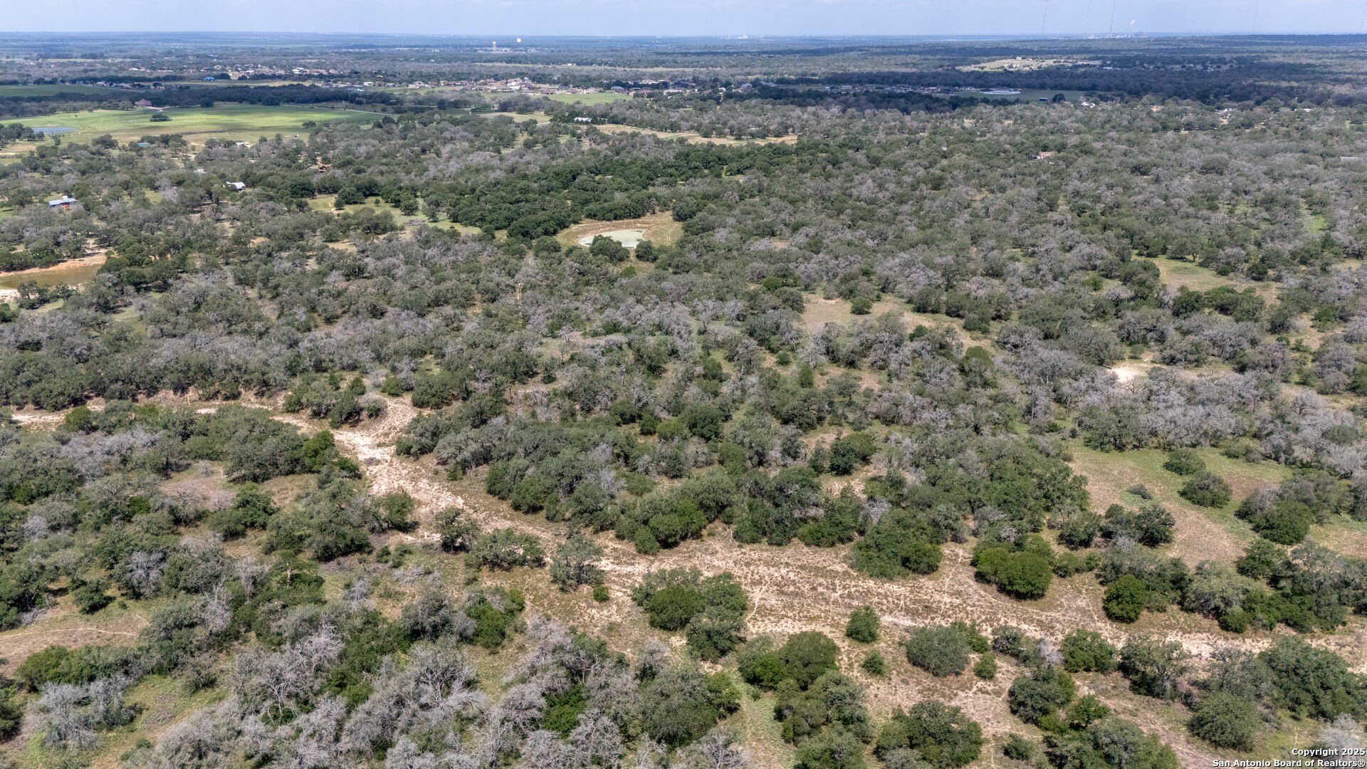 2404 County Road 320 Floresville TX 78114