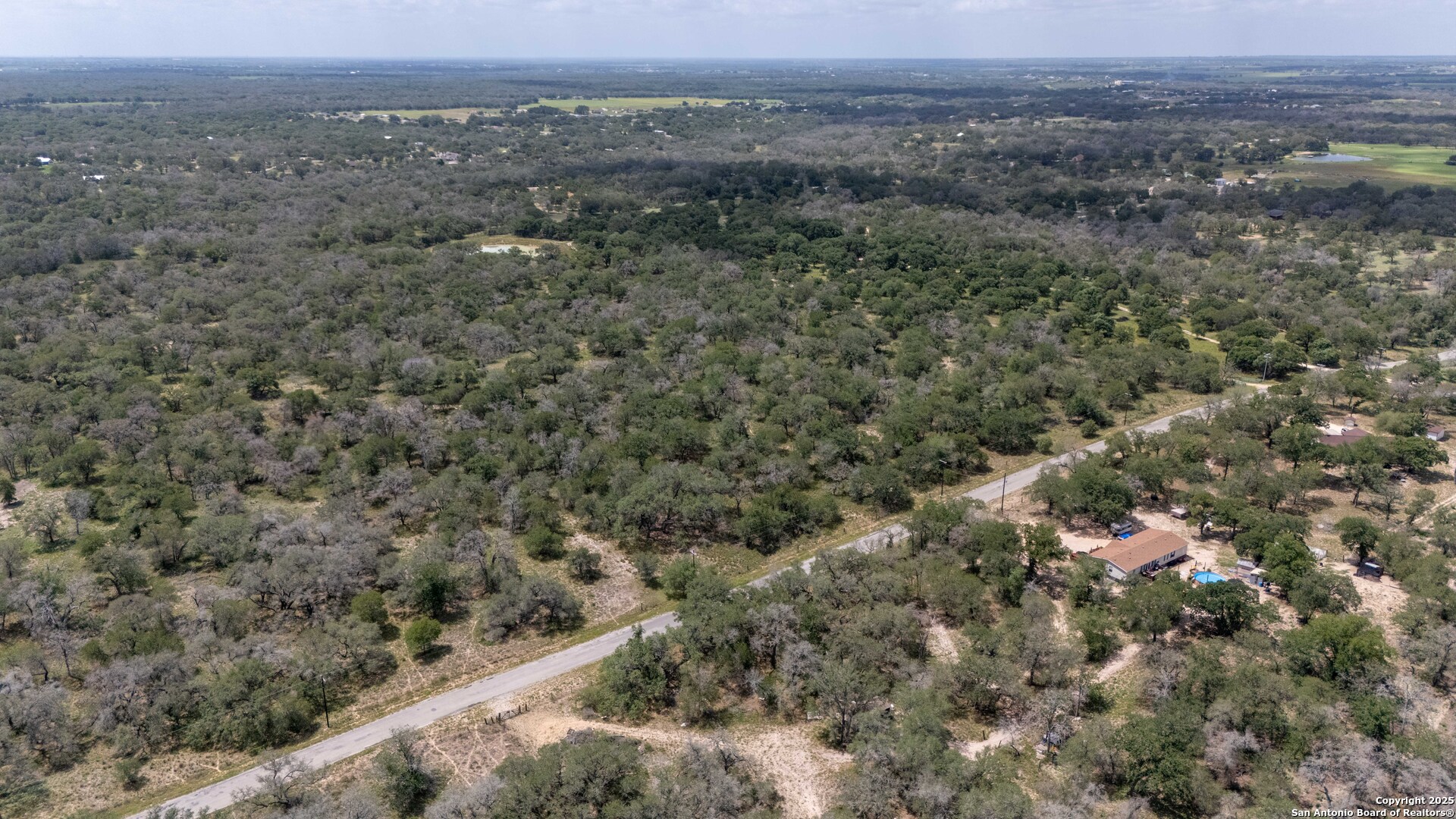 2404 County Road 320 Floresville TX 78114