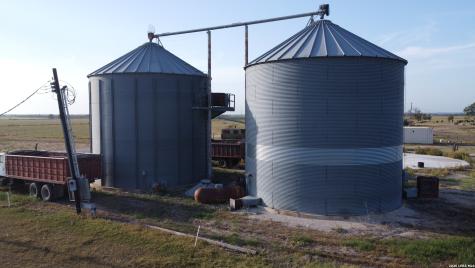 1002 County Road 532 Hondo TX 78861