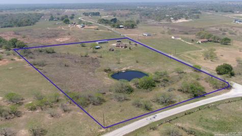 209 Twin Lakes Drive Sutherland Springs TX 78161