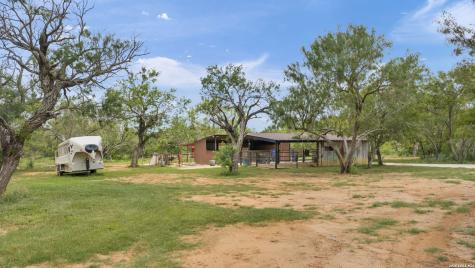 11970 New Sulphur Springs Road Adkins TX 78101