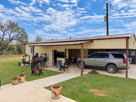 11970 New Sulphur Springs Road Adkins TX 78101