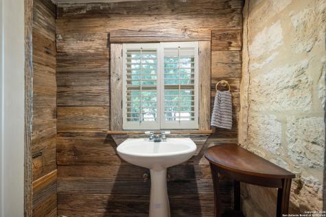 109 Waring Welfare Boerne TX 78006