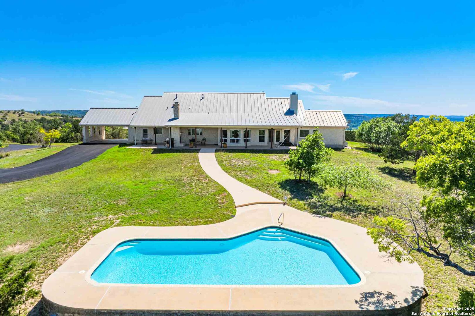 211 Mill Dam Road Comfort TX 78013