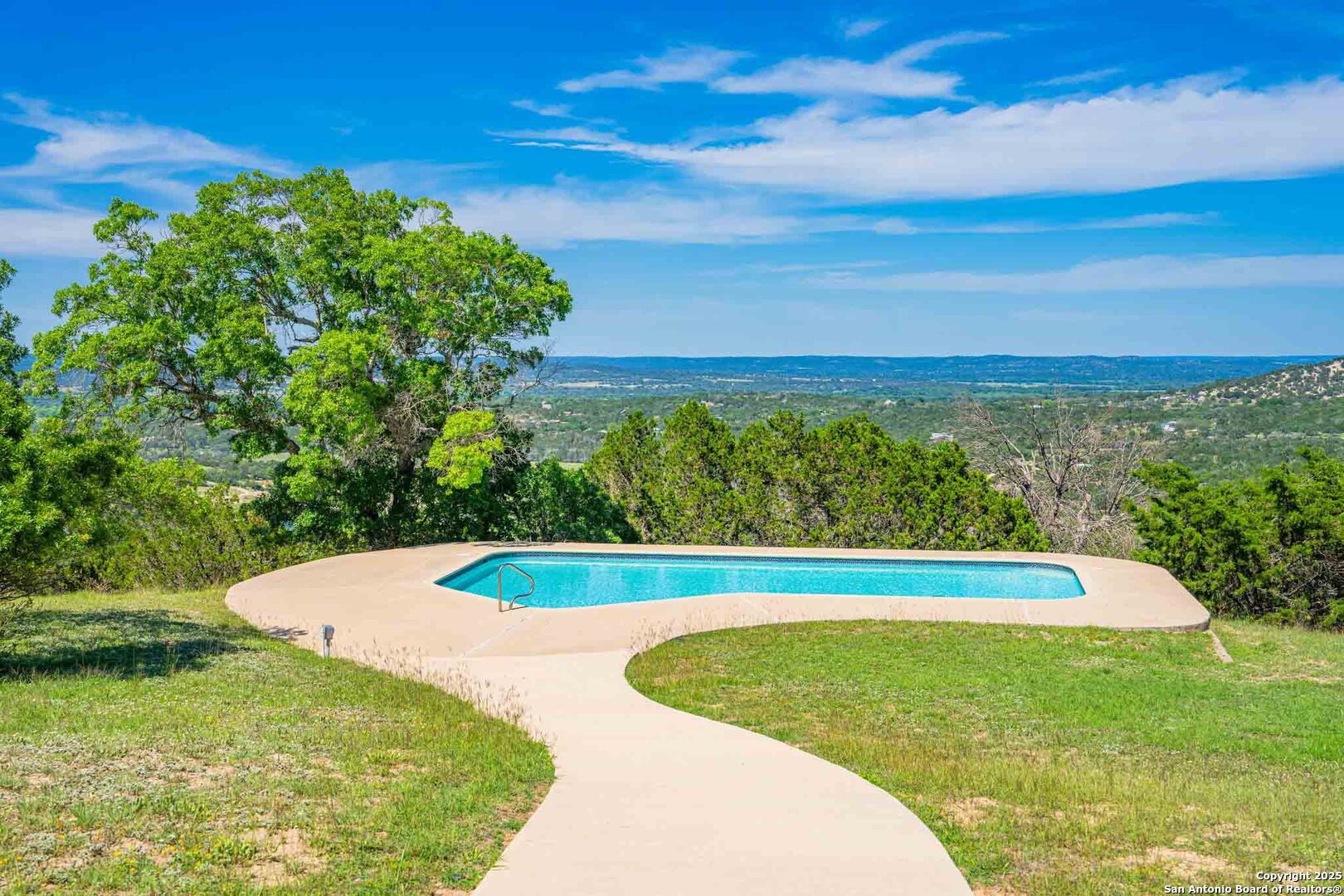 211 Mill Dam Road Comfort TX 78013