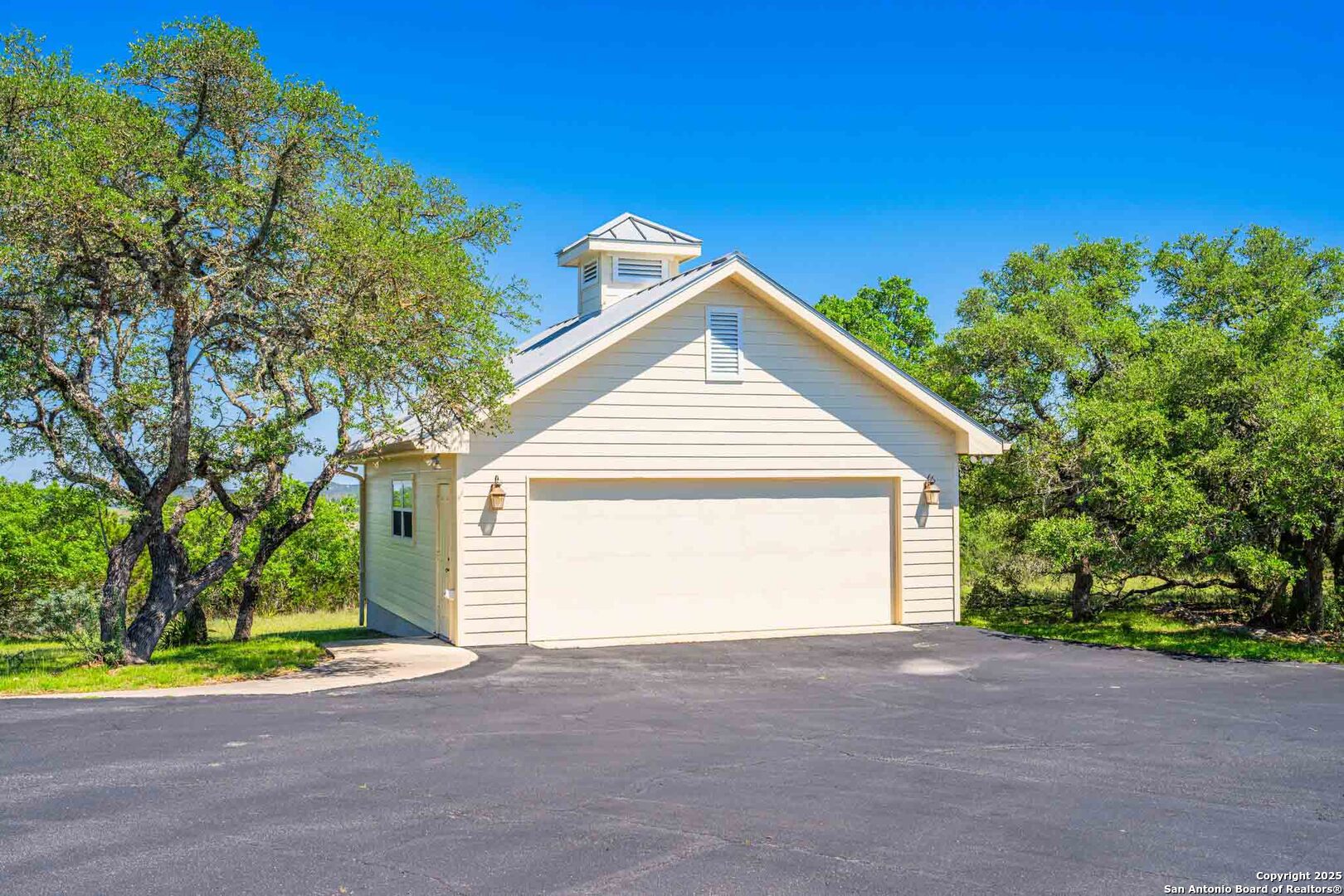 211 Mill Dam Road Comfort TX 78013