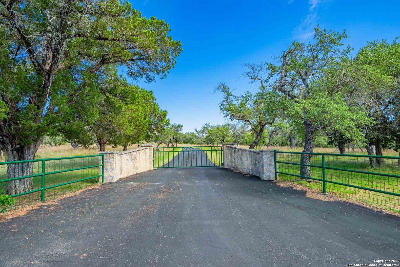 211 Mill Dam Road Comfort TX 78013