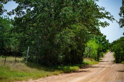 Tract 1 9 +/- Acres County Road 426 Gonzales TX 78629