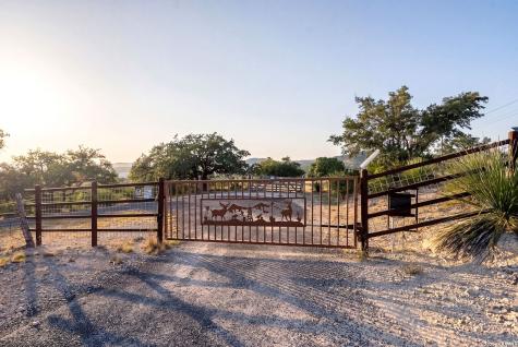 259 Gate Road Pipe Creek TX 78063