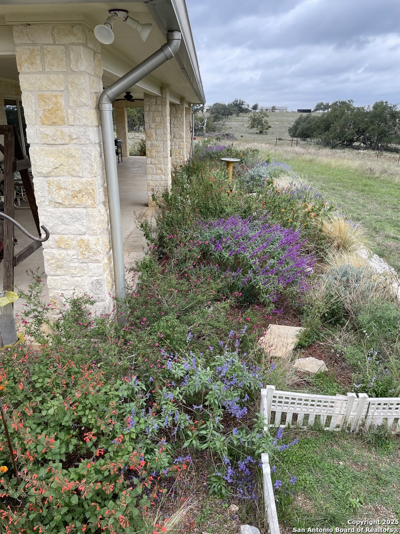 2154 Aviation Loop Fredericksburg TX 78624