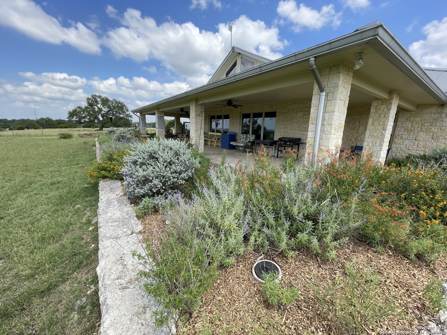 2154 Aviation Loop Fredericksburg TX 78624