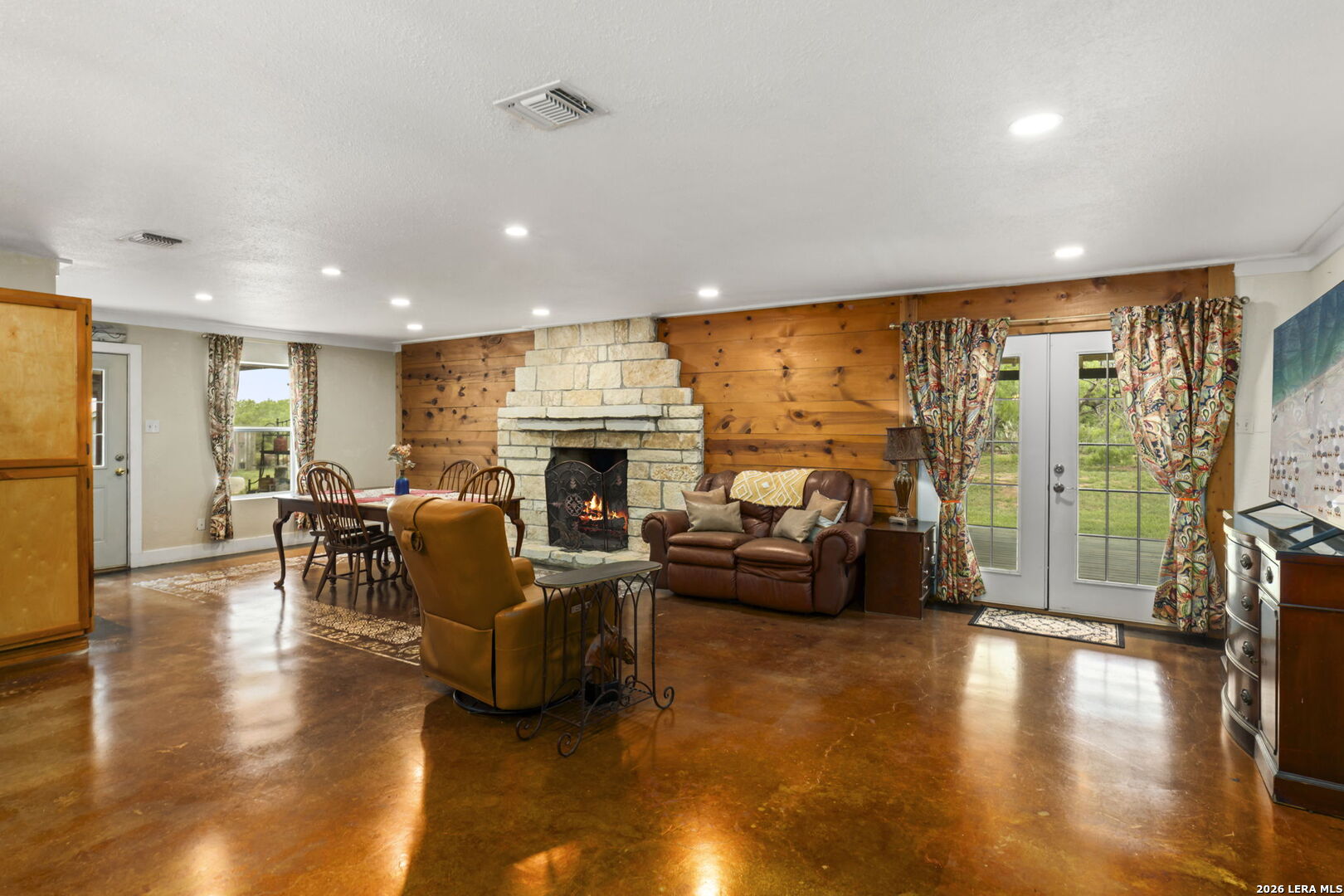 445 Tomblin Road Bigfoot TX 78005