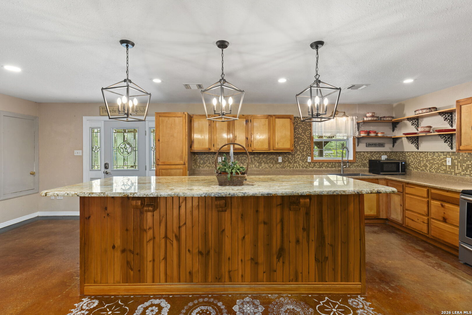 445 Tomblin Road Bigfoot TX 78005