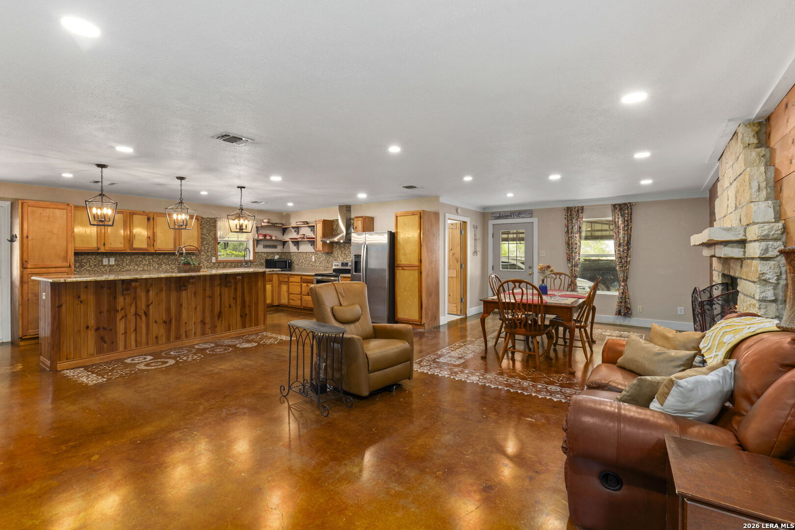 445 Tomblin Road Bigfoot TX 78005