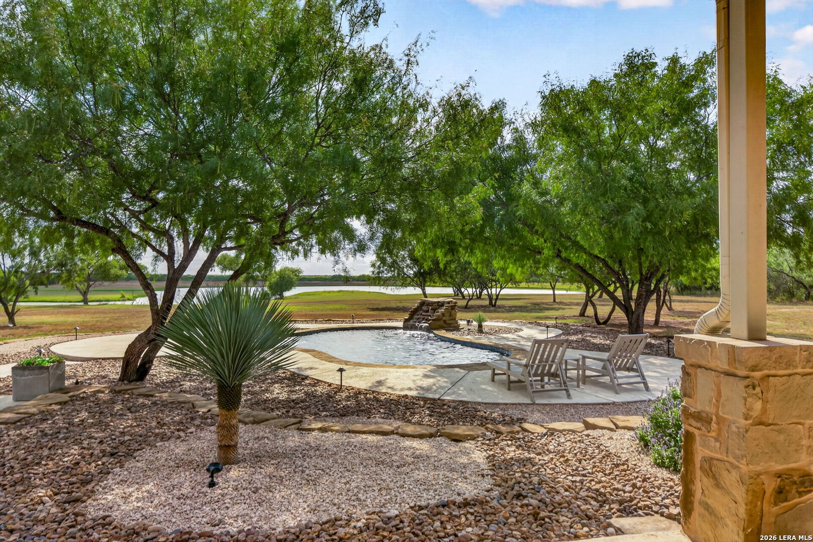 510 County Road 336 Charlotte TX 78011