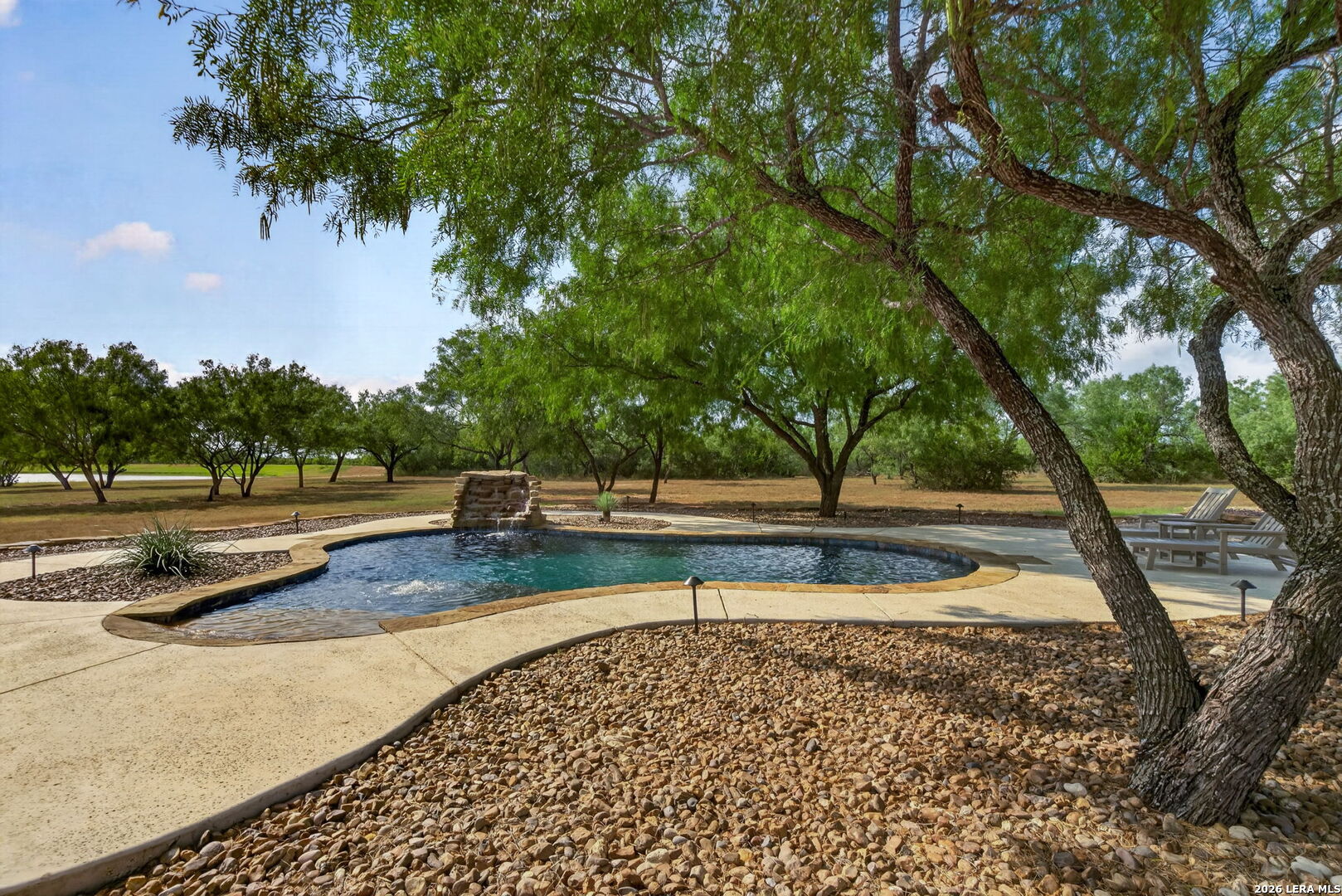 510 County Road 336 Charlotte TX 78011
