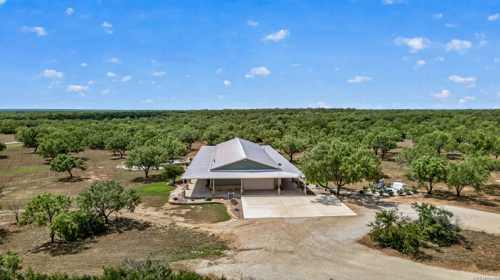 510 County Road 336 Charlotte TX 78011