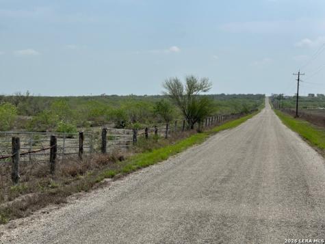 306 Cr 305 Tilden TX 78072