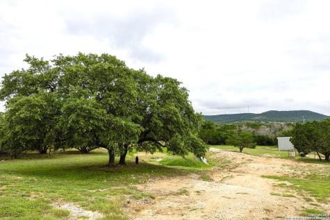 475 Stoney Hill Pipe Creek TX 78063