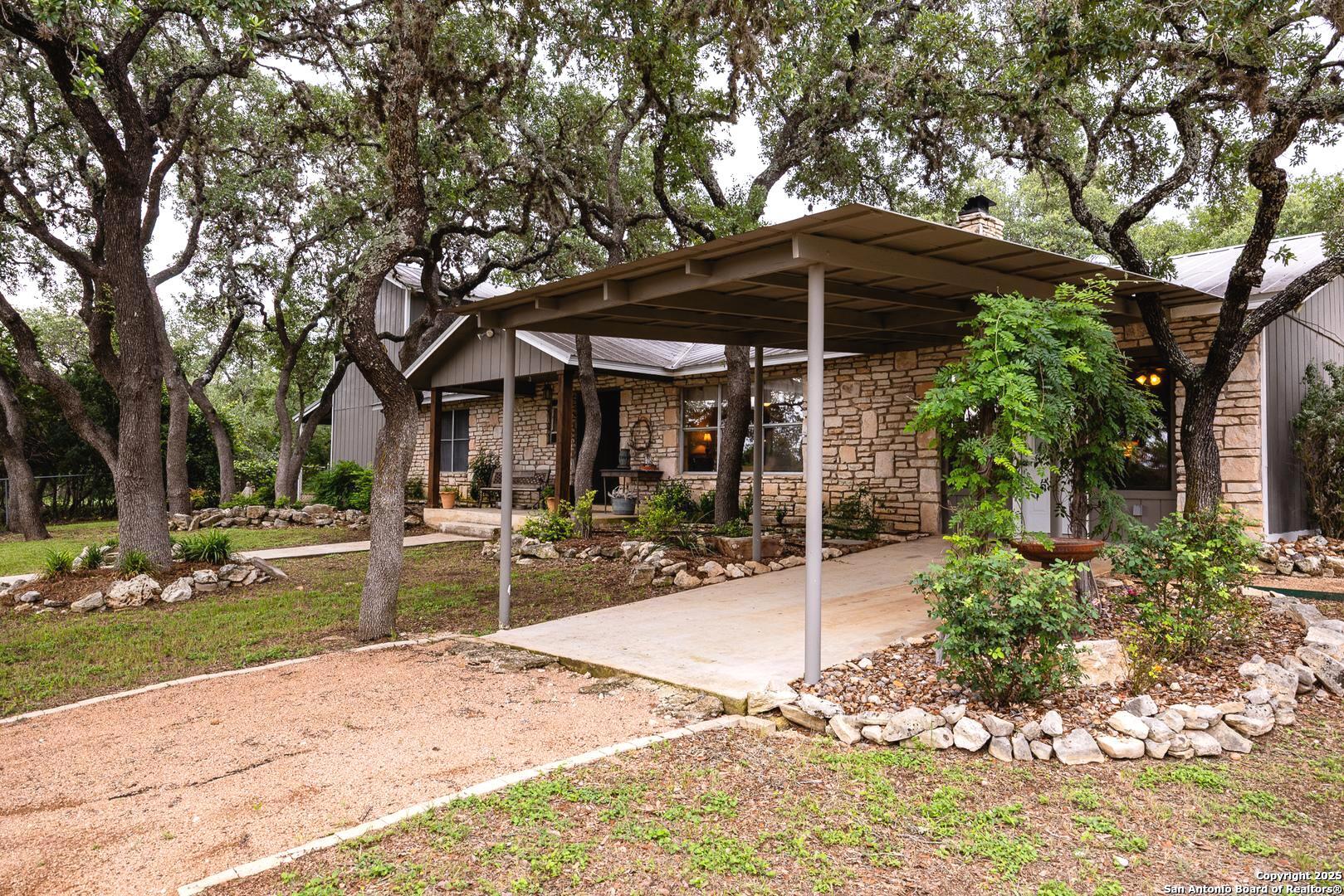 475 Stoney Hill Pipe Creek TX 78063