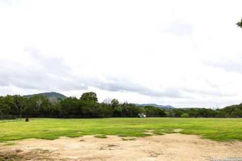 475 Stoney Hill Pipe Creek TX 78063