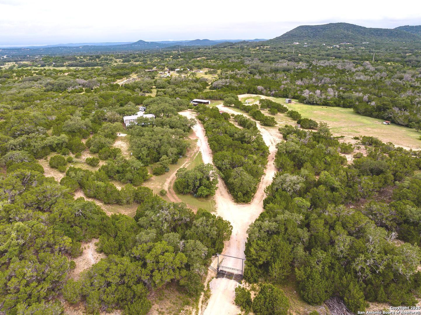 475 Stoney Hill Pipe Creek TX 78063