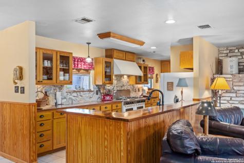 475 Stoney Hill Pipe Creek TX 78063