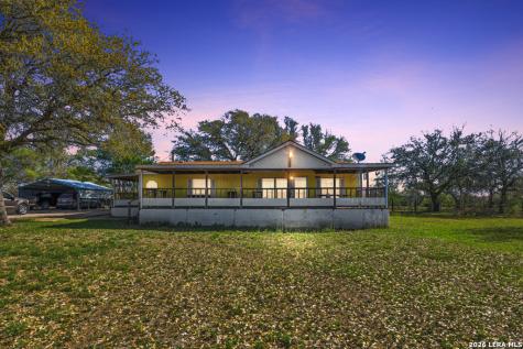 2632 Slickfield Road York Town TX 78164