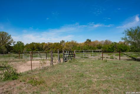 2632 Slickfield Road York Town TX 78164