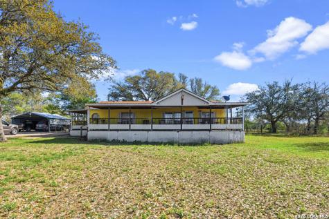 2632 Slickfield Road York Town TX 78164