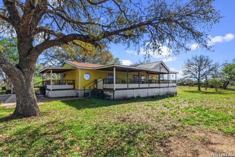 2632 Slickfield Road York Town TX 78164