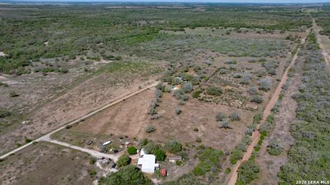 2632 Slickfield Road York Town TX 78164