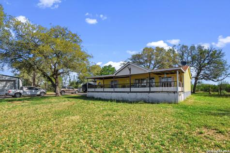2632 Slickfield Road York Town TX 78164