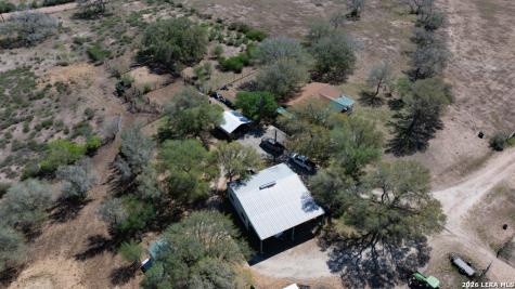 2632 Slickfield Road York Town TX 78164