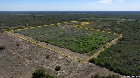 2632 Slickfield Road York Town TX 78164