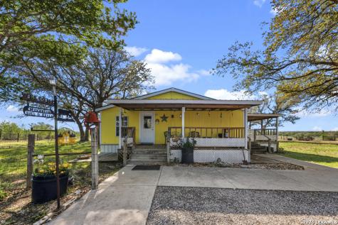 2632 Slickfield Road York Town TX 78164