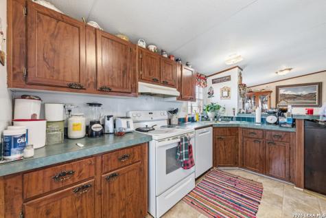 2632 Slickfield Road York Town TX 78164