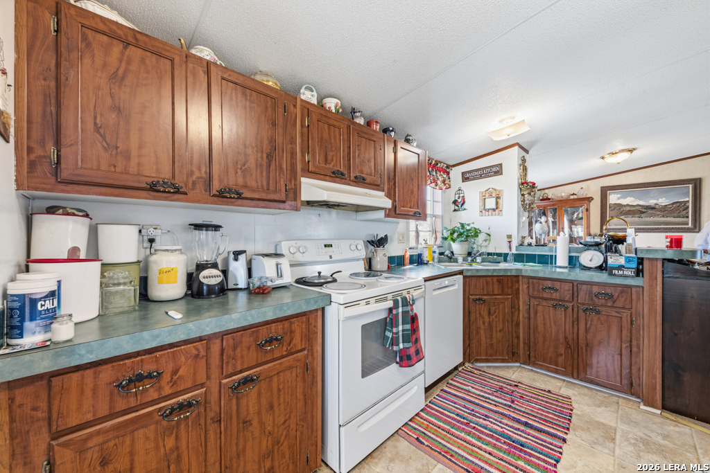 2632 Slickfield Road York Town TX 78164
