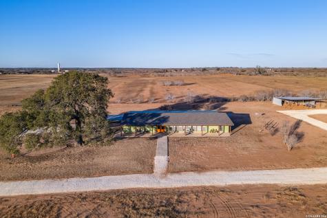 1725 Fm 2504 Poteet TX 78065