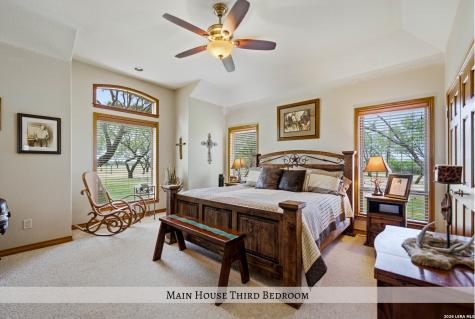 1958 County Road 237 Falls City TX 78113