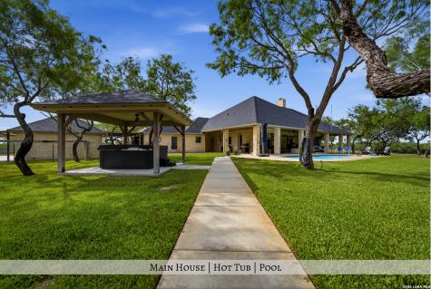 1958 County Road 237 Falls City TX 78113